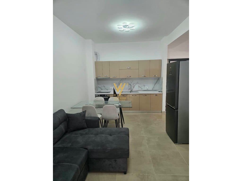 JEPET APARTAMENT 1+1+BLK ME QIRA TE GOLDEN PARK 55.000 LEKE 2