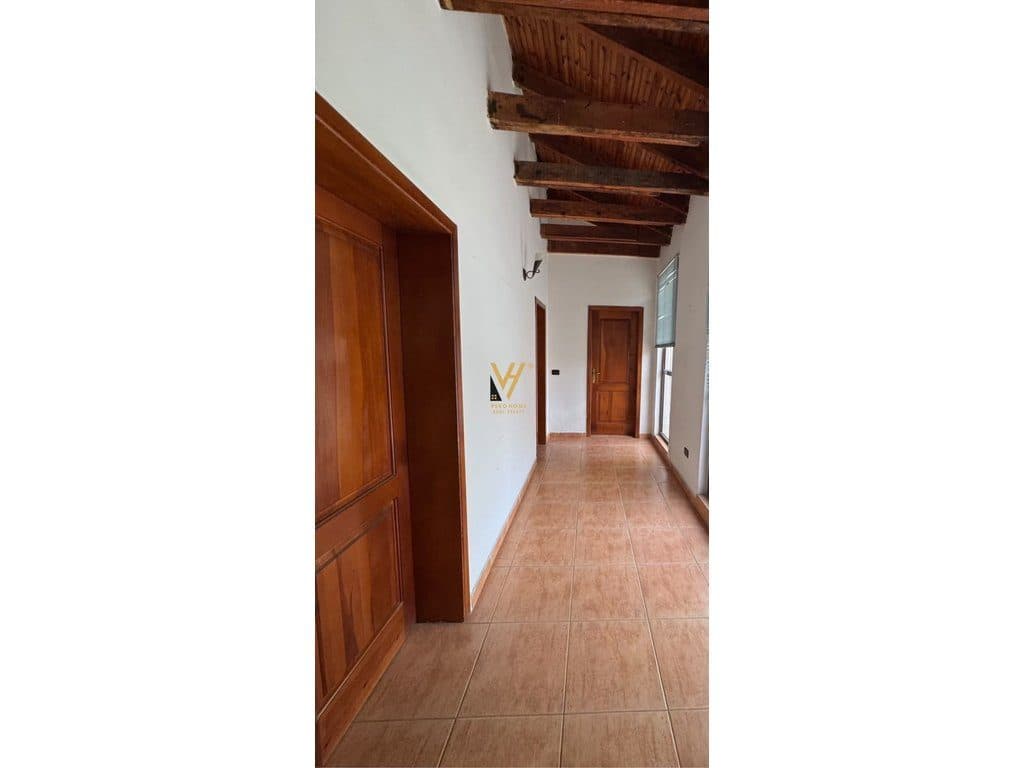 JEPET ZYRE 122 M2 ME QIRA TE BLLOKU 230.000 LEKE 3