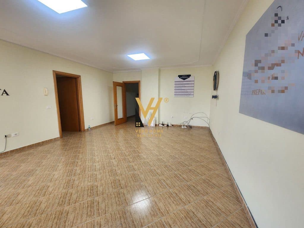 JEPET ZYRE 100 M2 ME QIRA TE ZOGU I ZI 800 EURO 3