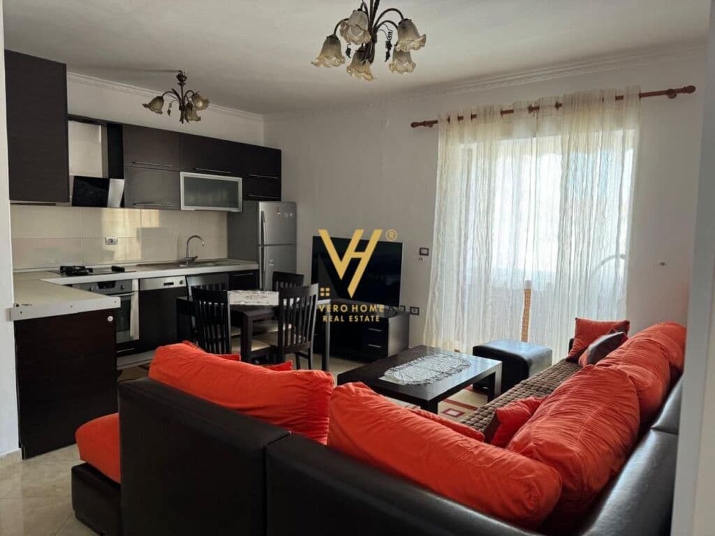 Jepet Apartament 3+1+2+ballkon me qera te Rruga Bardhyl 105 m2