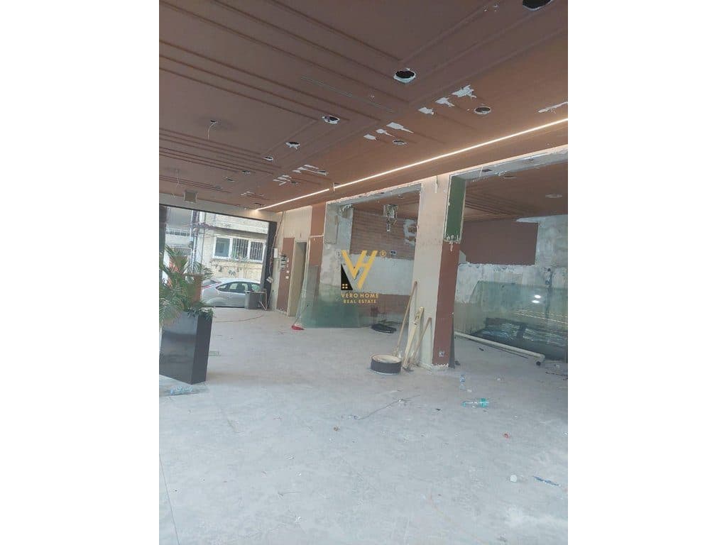 JEPET DYQAN 230 M2 ME QERA TE PALLATI ME SHIGJETA 1.700 EURO 1