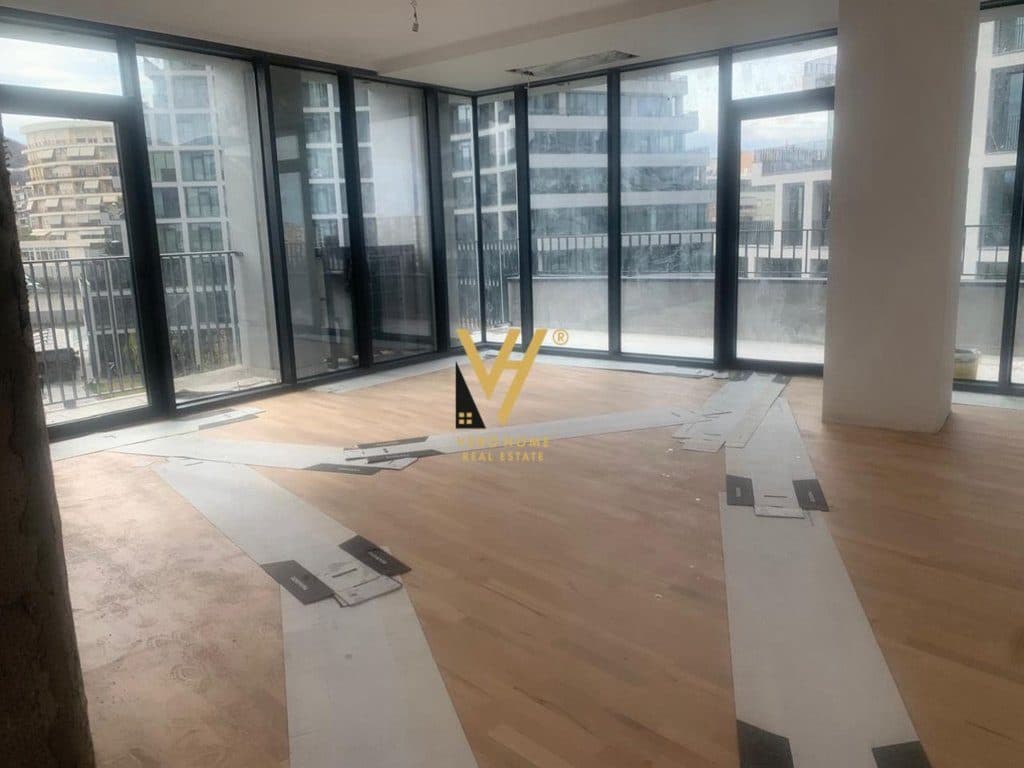 JEPET ZYRE 158 M2 ME QIRA TE LIQENI, LAKE VIEW 1.850 EURO