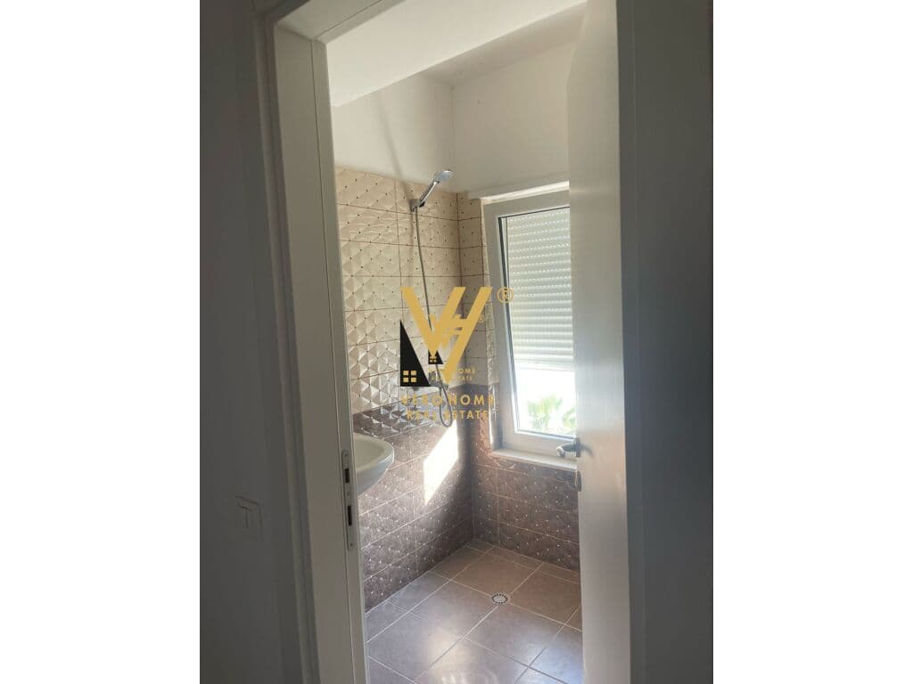 JEPET APARTAMENT 3+1+3+VERANDE ME QERA TE KODRA E DIELLIT 2, 1.200 EURO 4