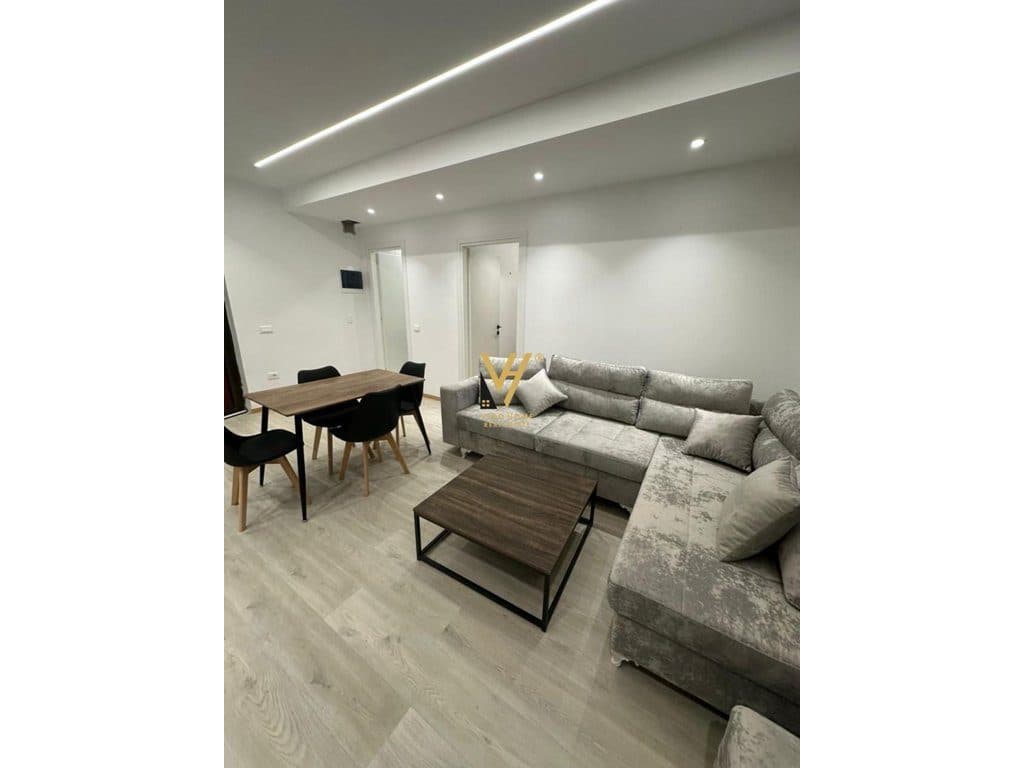 JEPET APARTAMENT 1+1 ME QERA TE ZOGU I ZI 70.000 LEKE