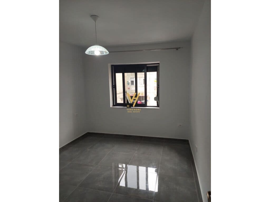 Jepet zyre me qera te Rruga Ndre Mjeda 60 m2 3
