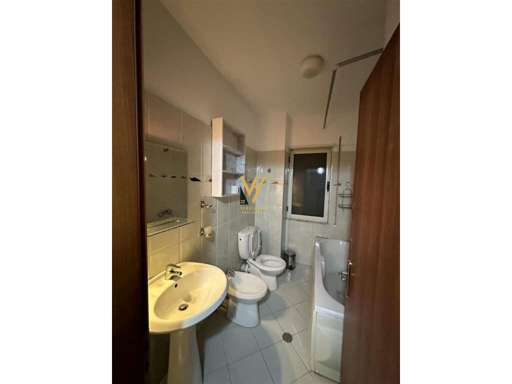 Jepet Apartament 2+1+2+ballkon me qera te Kopshti Zoologjik 115 m2 2