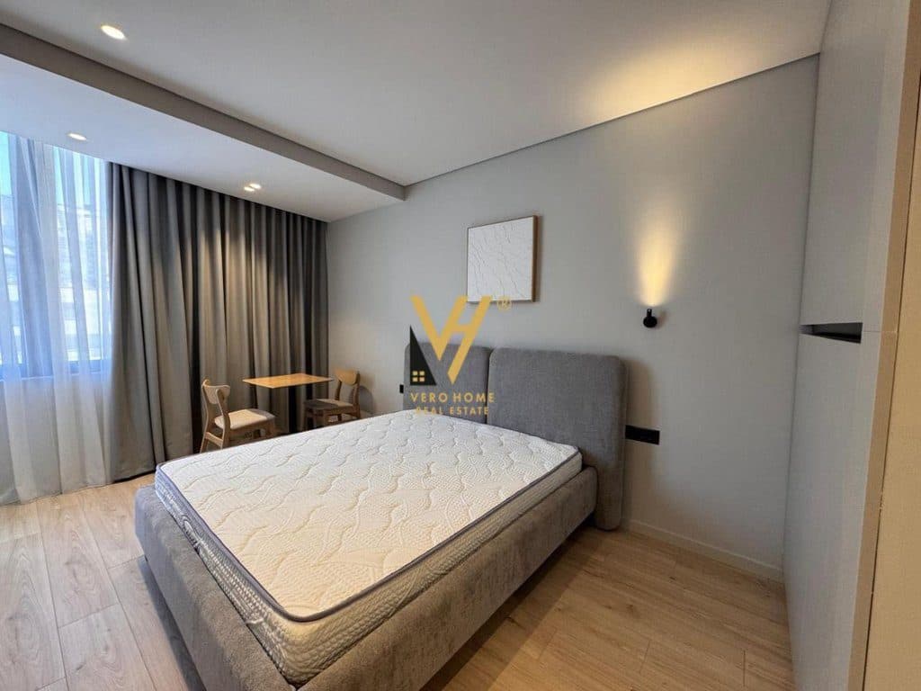 JEPET APARTAMENT ME QIRA E NDARE NE 3 GARSONIERE NE QENDER 190.000 LEKE 2