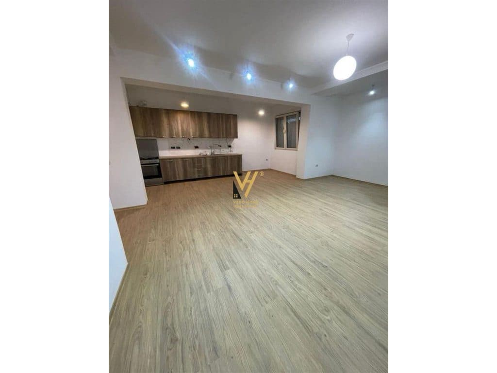 JEPET ZYRE 125M2 ME QERA TE IRFAN TOMINI 600 EURO