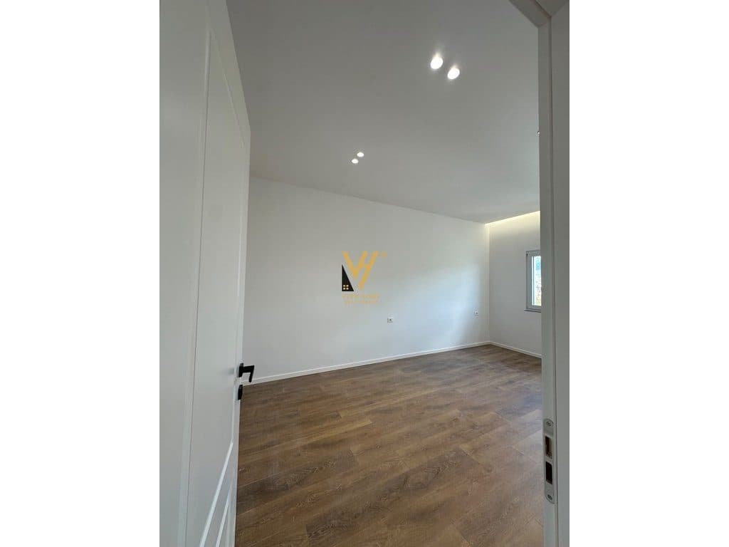 SHITET APARTAMENT 1+1+BLK TE RRUGA BARDHYL 13.500.000 LEKE 2