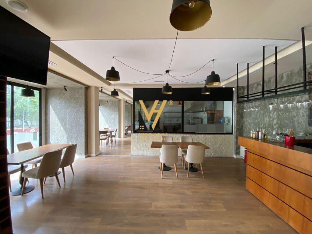 Jepet Restorant me qera te Blloku 314 m2 3