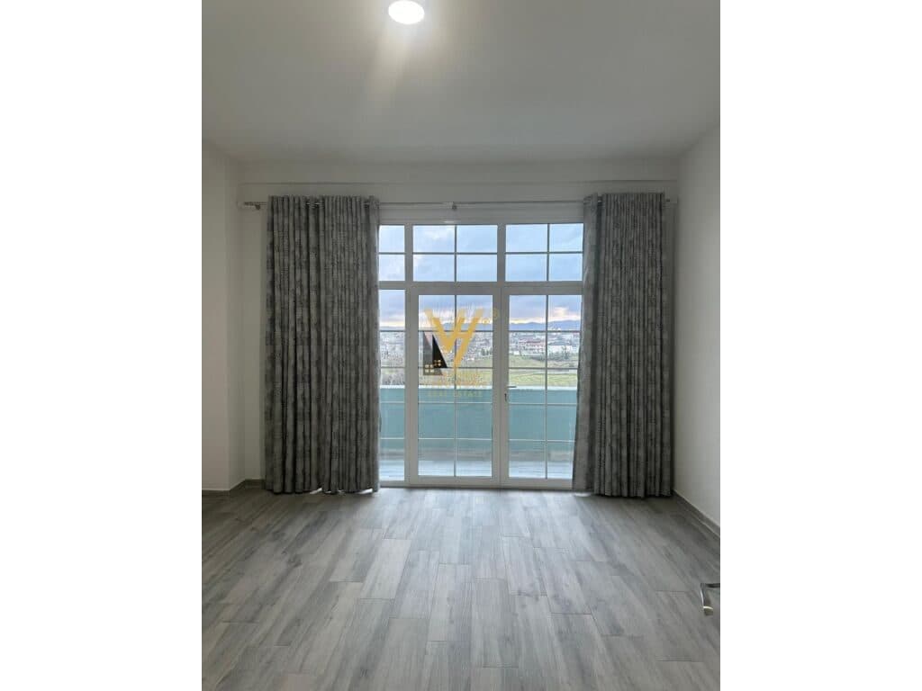 JEPET AMBIENT 220 M2 ME QERA NE PASKUQAN 5.000 EURO