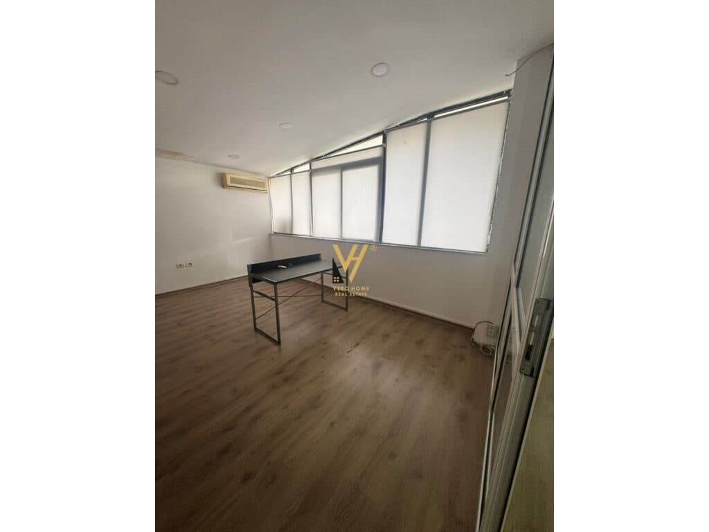 Jepet zyre 320 m2 Open Space me qera te Blloku , Vila e Enverit 4