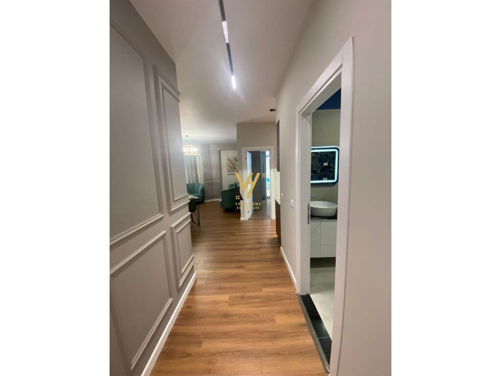 Shitet Apartament 2+1+ballkon te Qendra Kristal 87 m2 4