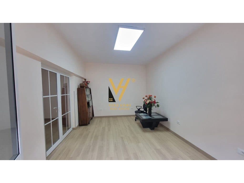 JEPET ZYRE 50 M2 ME QERA TE RRUGA E DURRESIT 60.000 LEKE 4
