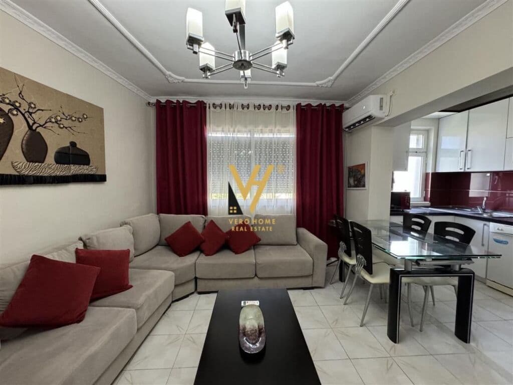 Jepet Apartament 2+1+ballkon me qera ne Qender 85 m2