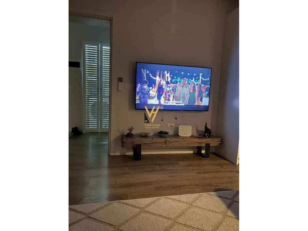 JEPET APARTAMENT 2+1+BLK ME QERA TE TOPTANI, QENDER 1.500 EURO 2