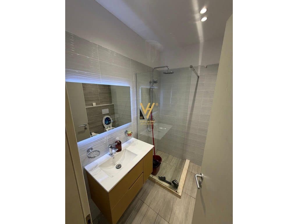 JEPET APARTAMENT 1+1 PER QIRA NE QENDER 80.000 LEKE 4