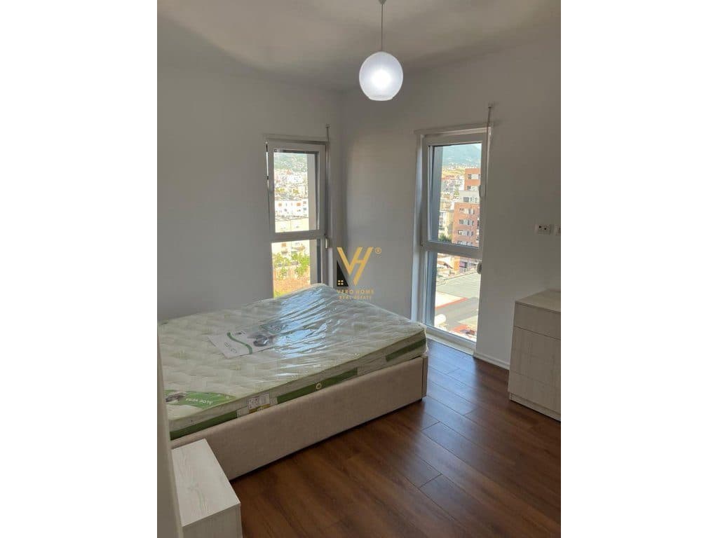 JEPET APARTAMENT 1+1 ME QIRA TE SHKOLLA E KUQE 65.000 LEKE 4