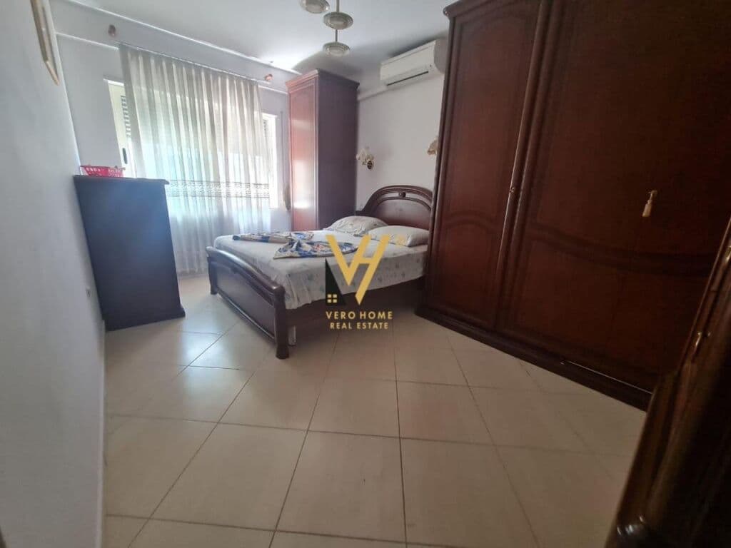 Jepet Apartament 2+1+2+ballkon me qera te Rruga Ndre Mjeda 100 m2 3