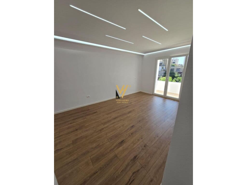 Shitet Apartament 2+1+ballkon te Rruga e Elbasanit 73 m2 4
