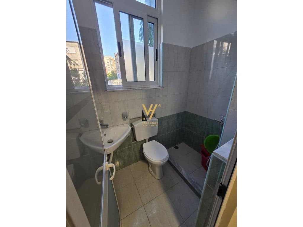 JEPET GARSONIERE 45 M2 ME QERA TE 21 DHJETORI 48.000 LEKE 4