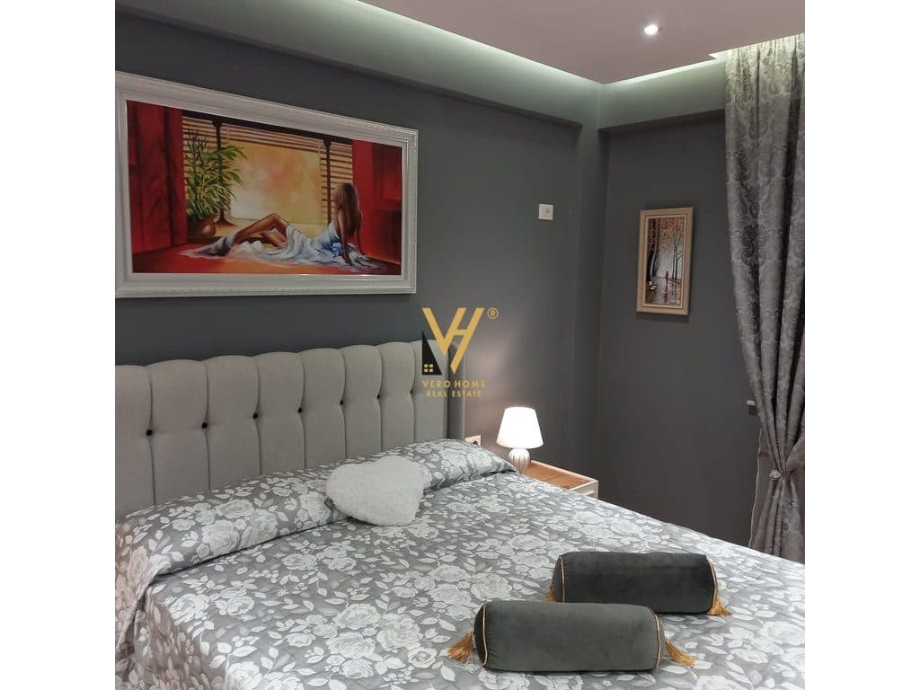 JEPET APARTAMENT 1+1 ME QIRA NE BLLOK,RRUGA MARGARITA TUTULANI 75.000 LEKE 4