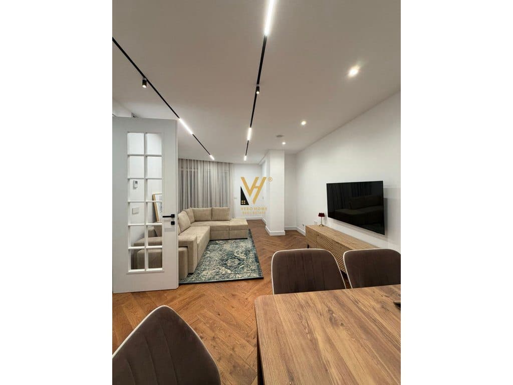 JEPET APARTAMENT 2+1 ME QIRA TE MINE PEZA 1.600 EURO