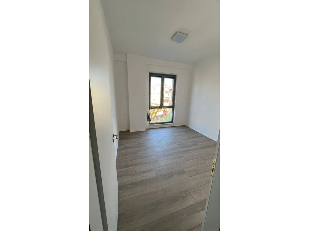 Jepet zyre me qera te Rruga e Durresit 110 m2 2