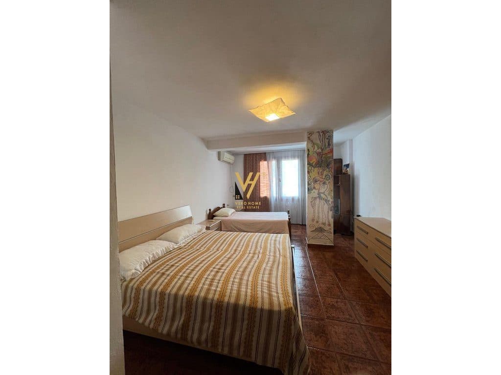 JEPET APARTAMENT 2+1 ME QIRA TE ZOGU I ZI 670 EURO 4