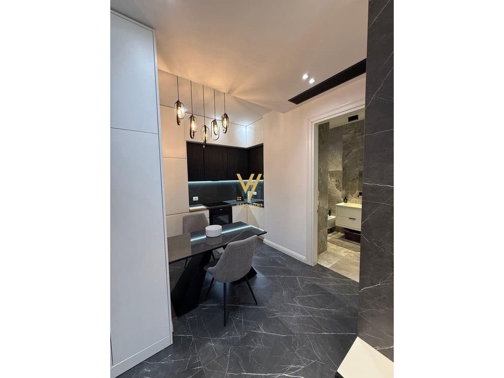 JEPET APARTAMENT 2+1 ME QERA TE RRUGA E KAVAJES 800 EURO 2