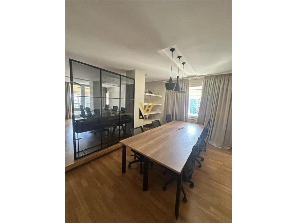 JEPET ZYRE 140 M2 ME QIRA NE BLLOK 3.800 EURO 2