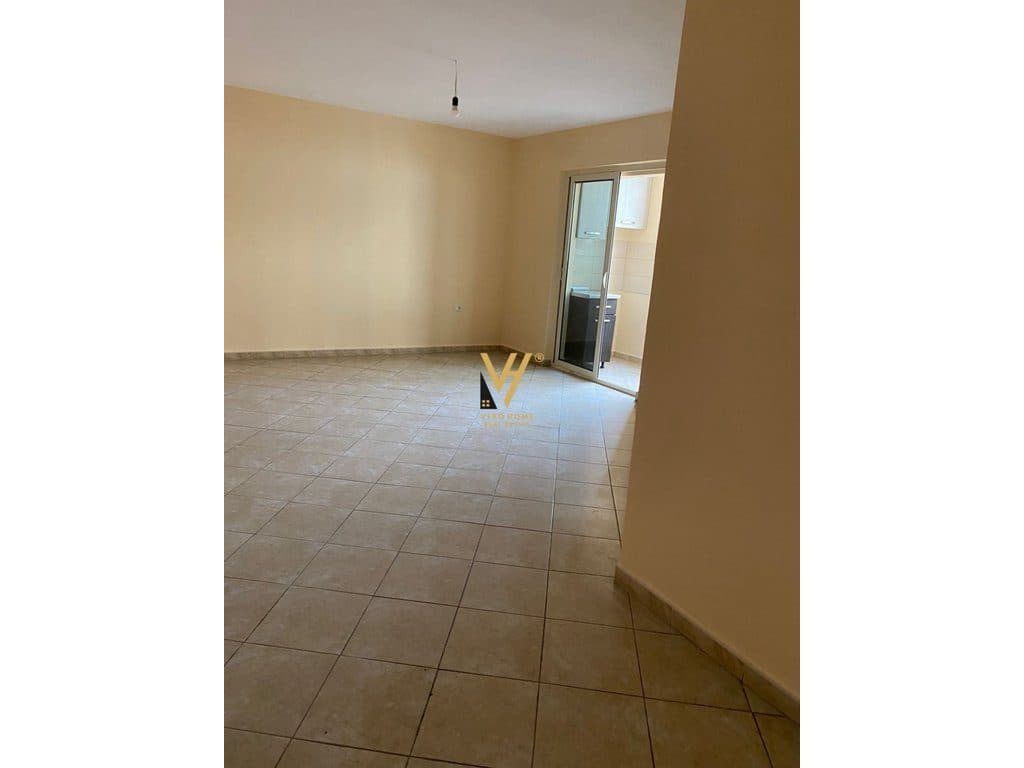 JEPET APARTAMENT 1+1 ME QERA TE SHKOLLA E BALETIT 40.000 LEKE 3