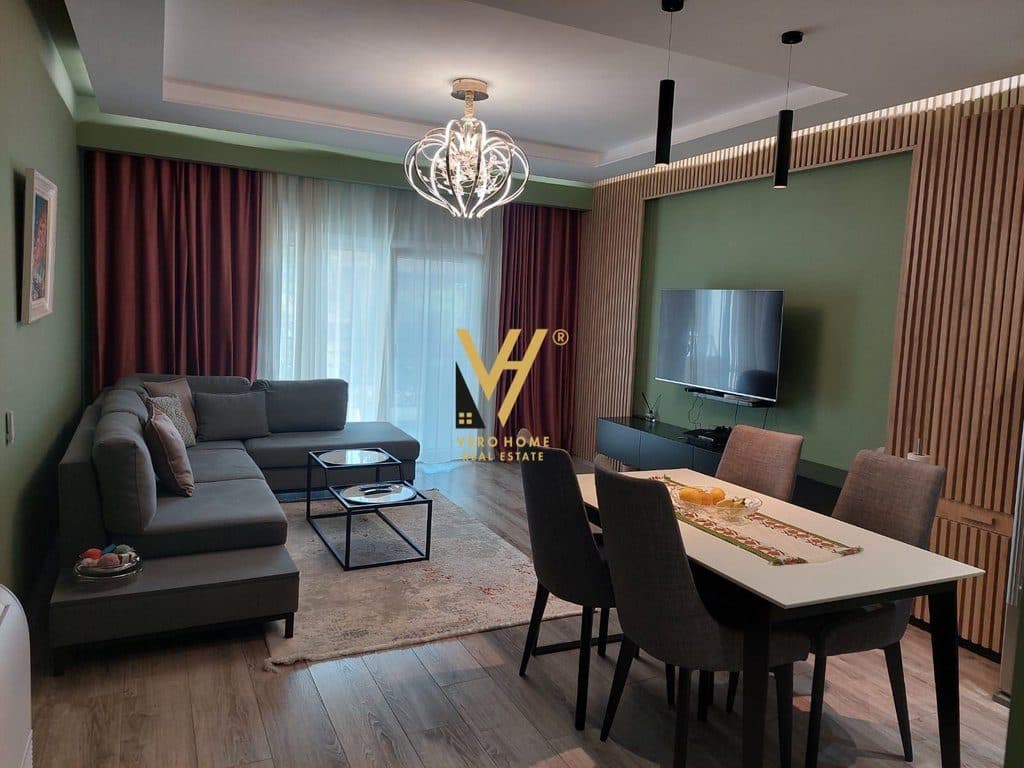 JEPET APARTAMENT 3+1+2 ME QERA TE SELVIA, QENDER 950 EURO