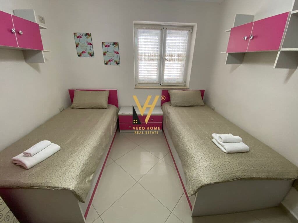 Shitet Apartament 3+1 te Pazari i Ri 90 m2 4