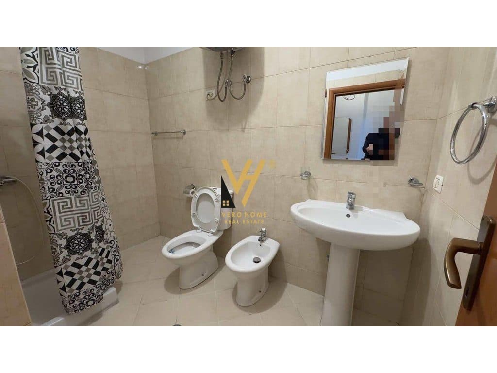 JEPET APARTAMENT 1+1+BLK ME QERA PRANE QENDRES 65.000 LEKE 4