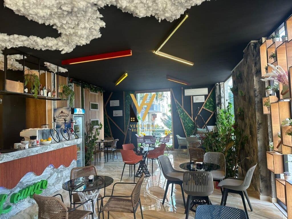 Shitet Bar-Kafe te Rruga e Dajtit , Fresk 186 m2