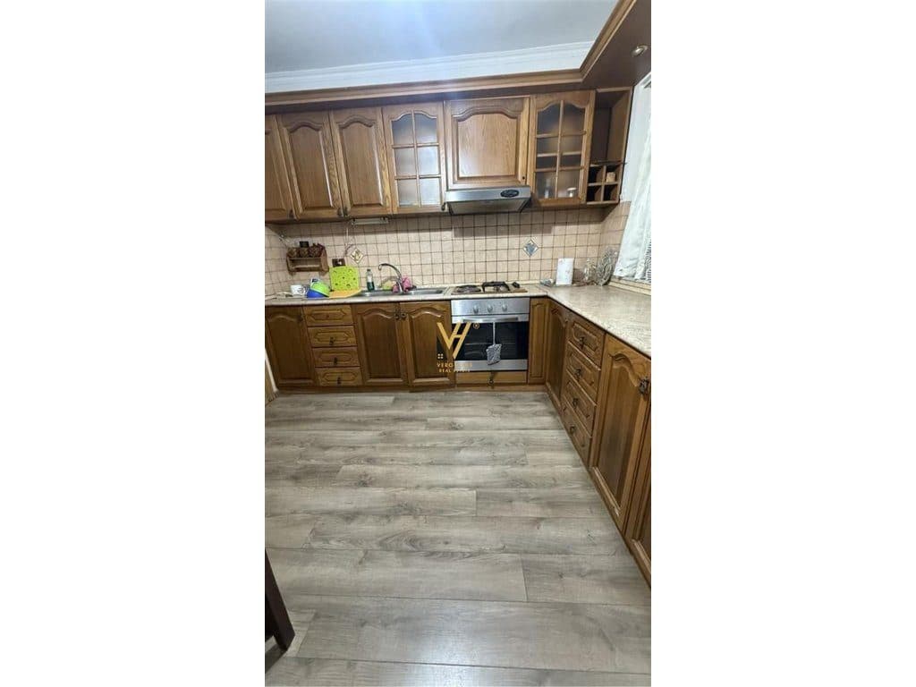 JEPET APARTAMENT 2+1 ME QERA TE GJYKATA, ISH EKSPOZITA 65.000 LEKE 3