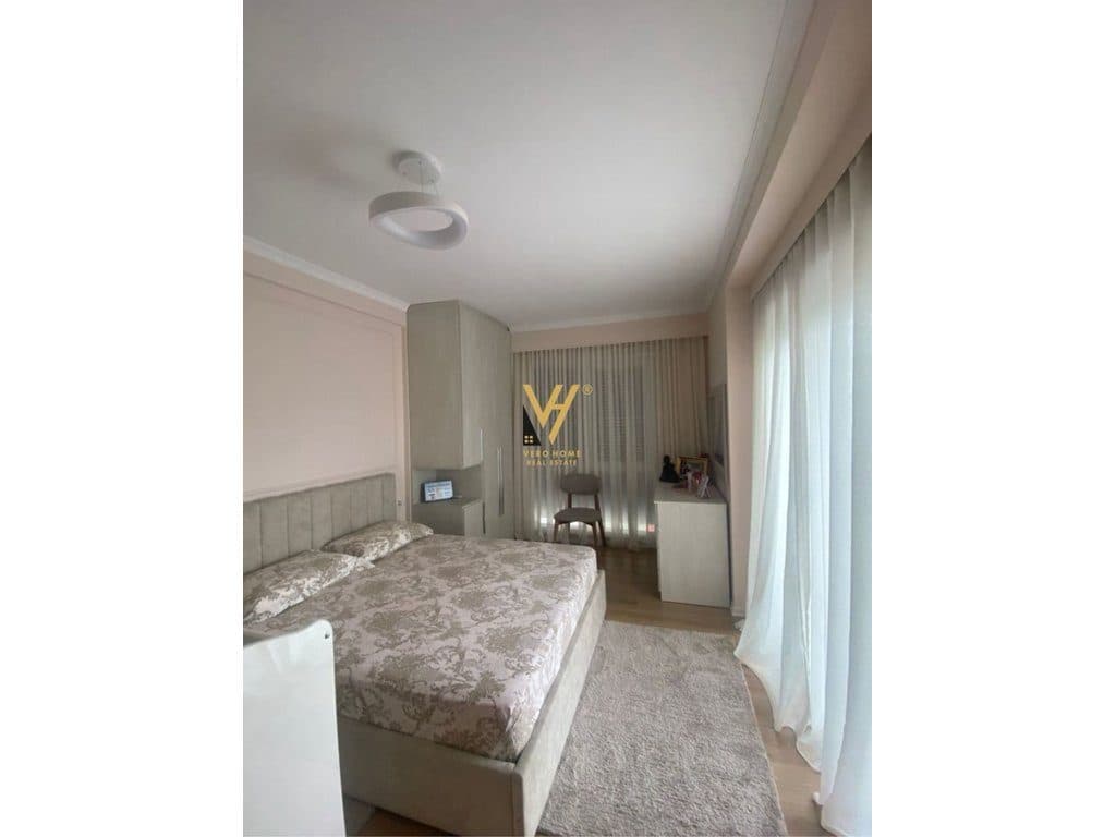 SHITET APARTAMENT 2+1 TEK VILA L 2021, UNAZA E RE 175.000 EURO 3