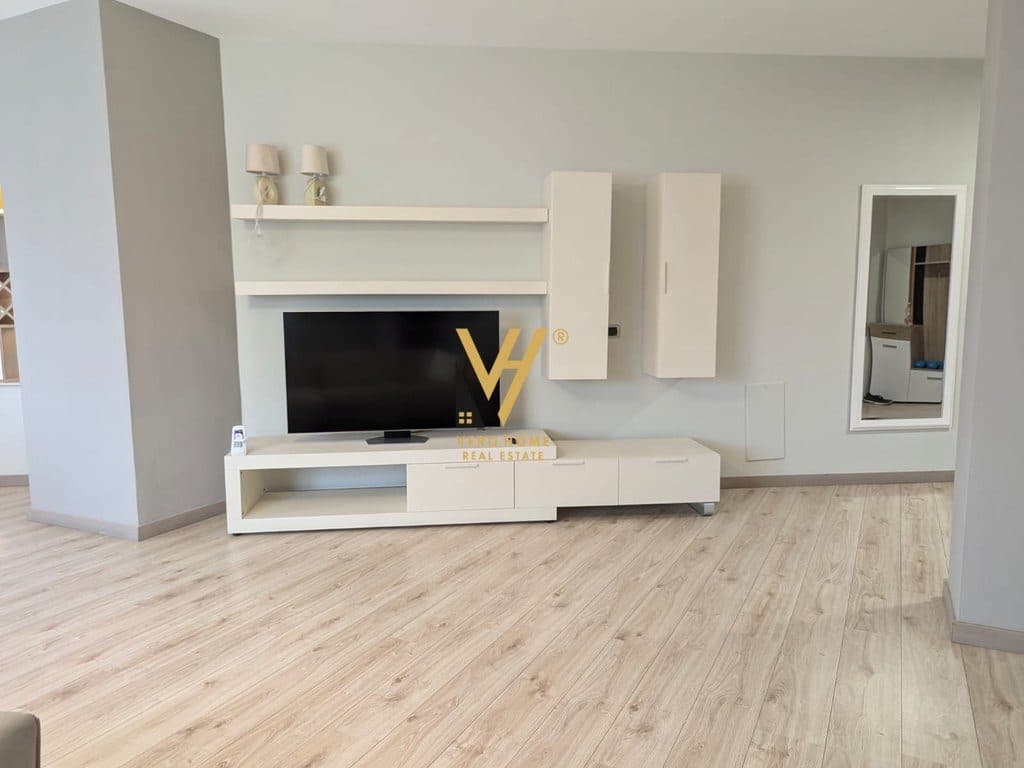 JEPET APARTAMENT 3+1+3+BLK ME QIRA NE BLLOK 240.000 LEKE 4