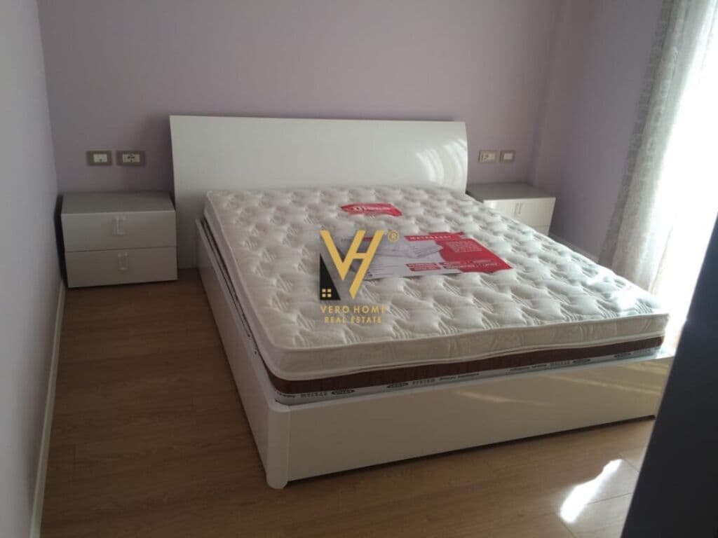 Jepet Apartament 3+1+2 me qera te Kodra e Diellit 160 m2 3