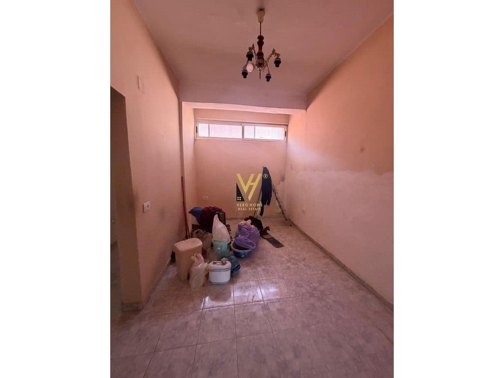 JEPET DYQAN 65 M2 ME QERA TEK ISH RESTORANT DURRESI 65.000 LEKE 3