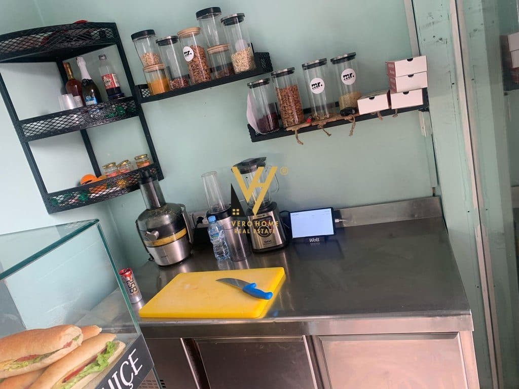 SHITET BIZNES PIZZERI TE RR.BARRIKADAVE, QENDER 14.000 EURO