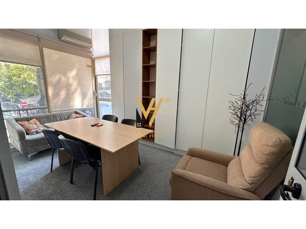 JEPET ZYRE 20 M2 ME QIRA TE MYSLYM SHYRI 450 EURO 3