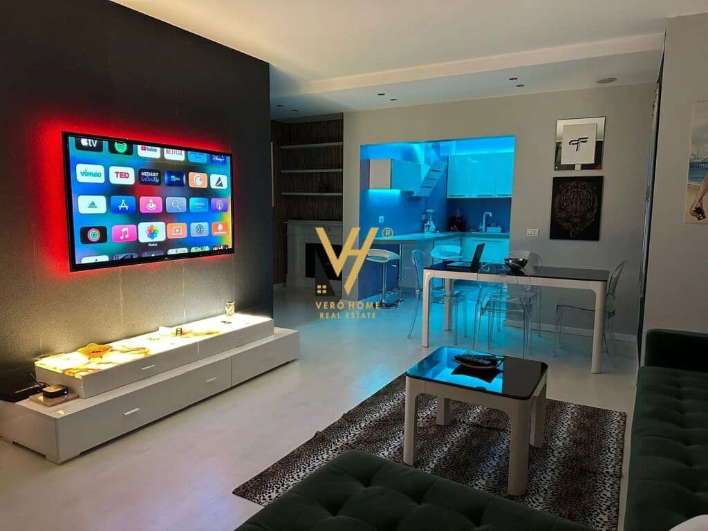 Shitet Apartament 2+1+ballkon te Ish Blloku 101 m2 3