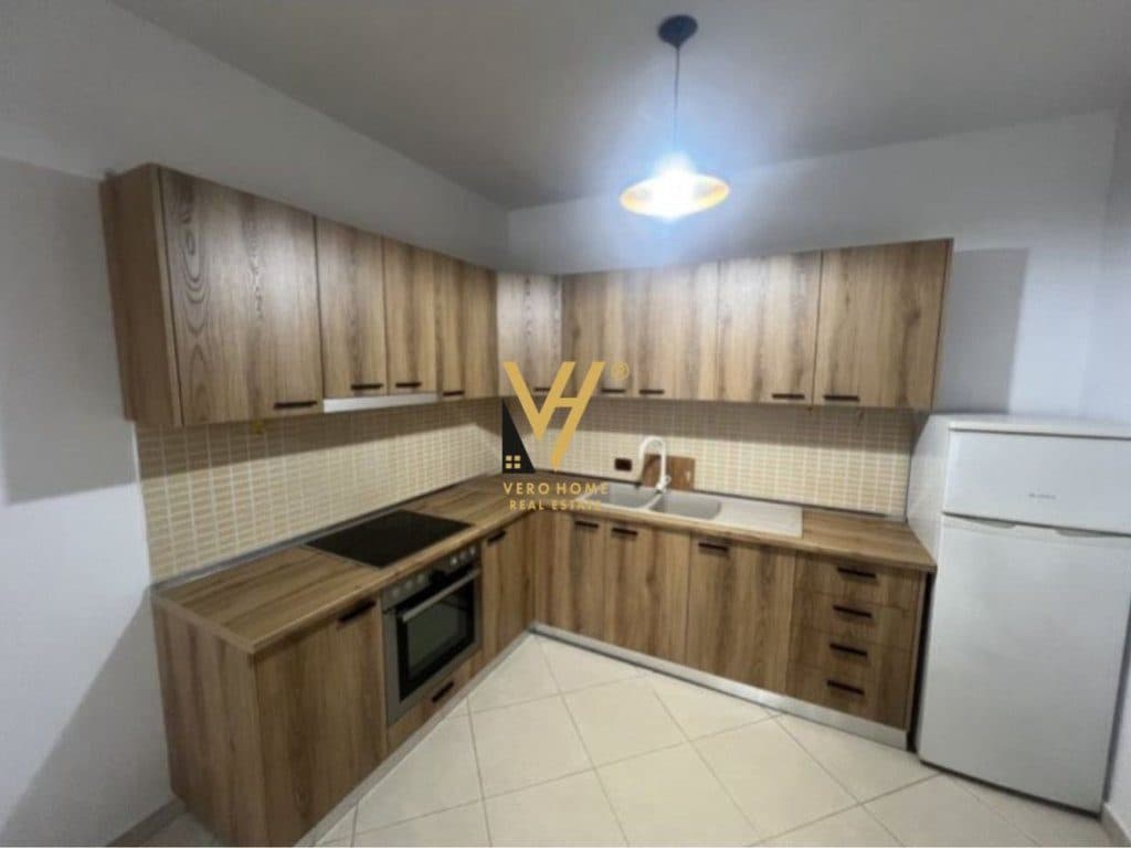 JEPET APARTAMENT 2+1+2 ME QERA TE UNAZA E RE 500 EURO 2