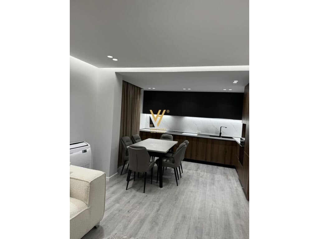 Jepet vile Tre Kateshe me qera te Rruga e Elbasanit 420 m2 4