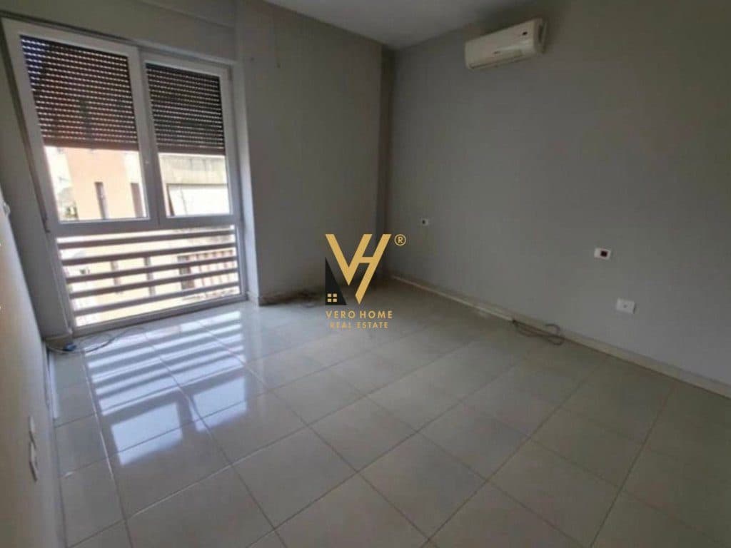 JEPET ZYRË 120 M2 ME QIRA RRUGA E BOGDANEVE 1.100 EURO 3