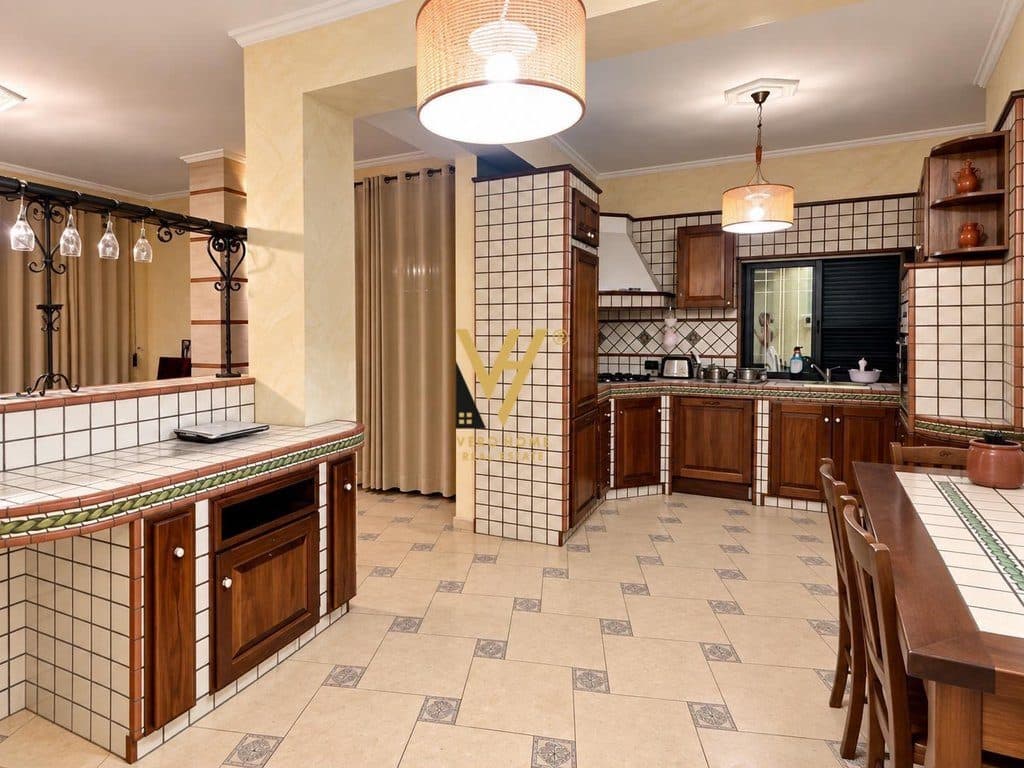 SHITET APARTAMENT 2+1+BLK TEK ATSH 28.000.000 LEKE 2