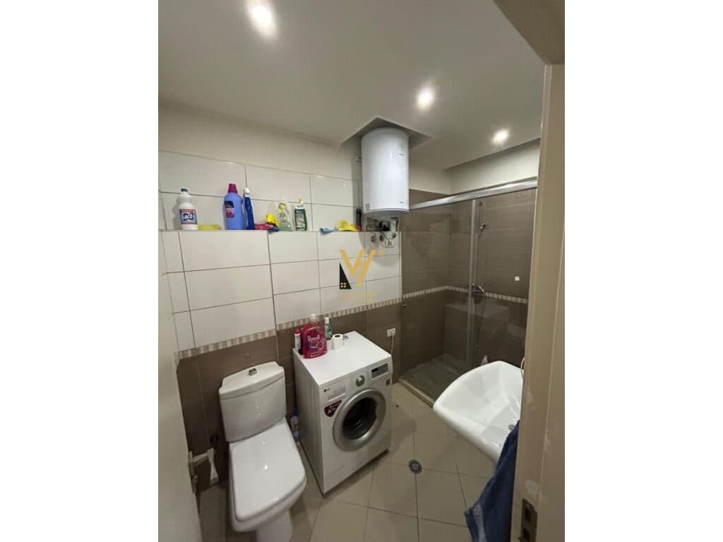 Jepet Apartament 3+1+ballkon me qera te Kompleksi Panorama, prane Prestige 125 m2