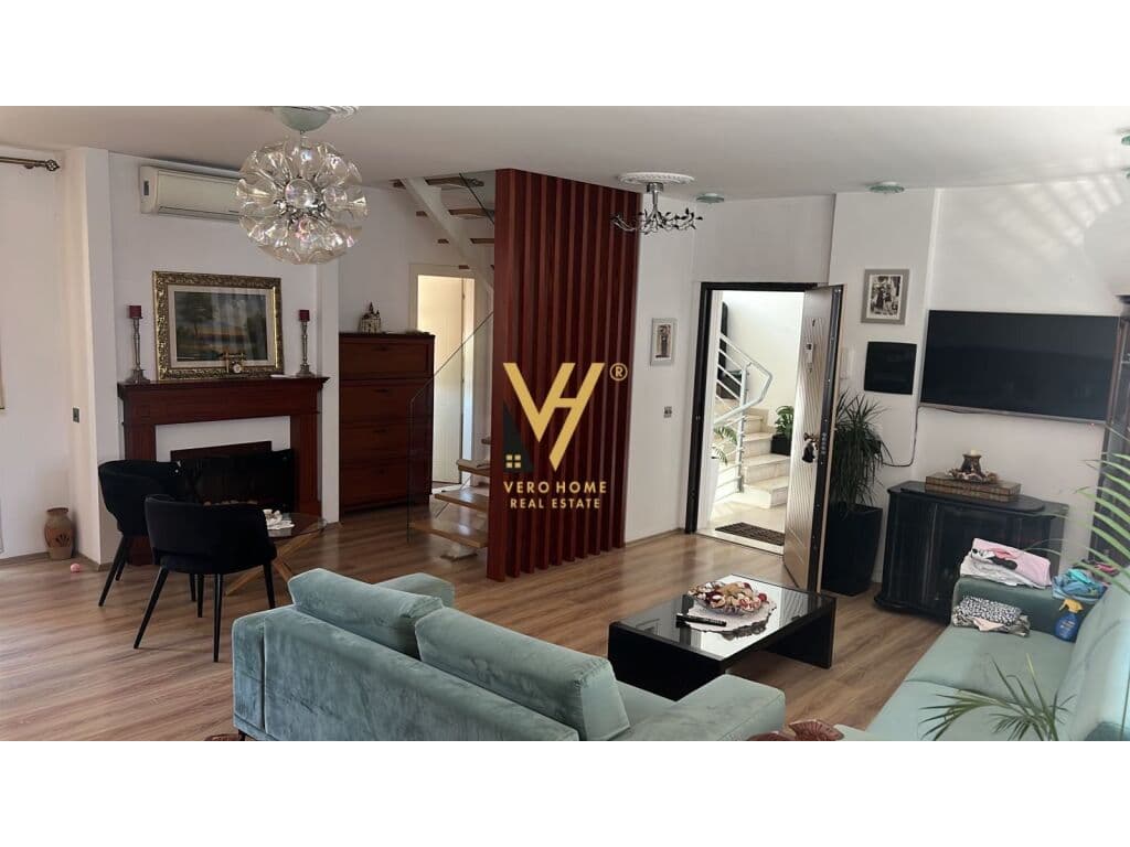 Shitet Apartament Duplex 2+1+2+ te Kristal Center 130 m2